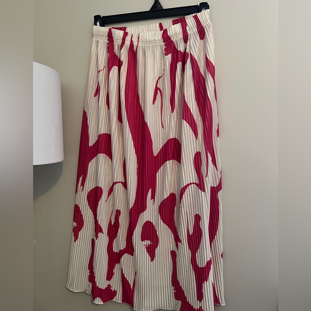 Elegant Fuchsia Pink and Cream Pleated Skirt 1X